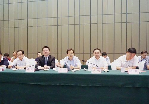 江蘇省臺辦主任楊峰在銀企合作對接會上講話 江蘇省臺辦主任楊峰在銀企合作對接會上講話