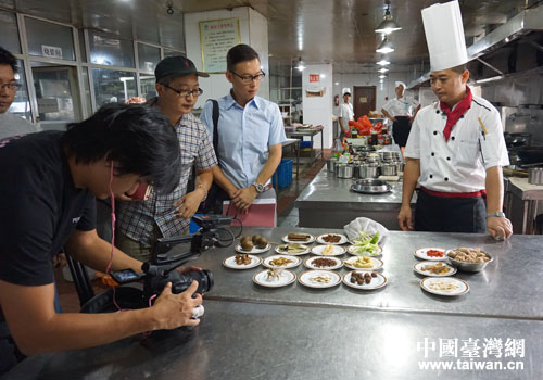 臺灣聯(lián)合報系記者團一行采訪藥膳制作