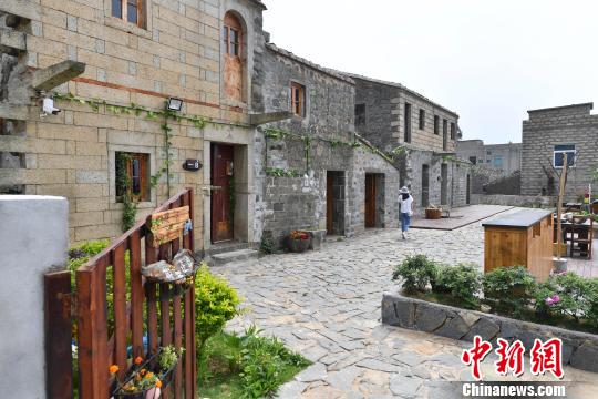 �ɞ�ƽ̶����һ������Ƭ�ġ�ʯ�^������ˇ�g���䡱��Ҳ�ɞ�ɰ��Ą�������ƽ�_�������_��ˇ�g�ҁ��ˌ����`�����M�н�������������ο�Ҳ���������w��_���Ą��ľ����c�������A ���cʯ�^�Ĺ����������� �z