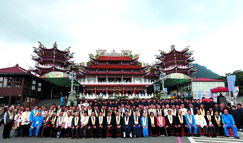 ���䮔ɽ����Ѳ��ȫ�w�����������Ļ�Փ�����ɰ�����������ɽ�Ȼ��ú�Ӱ