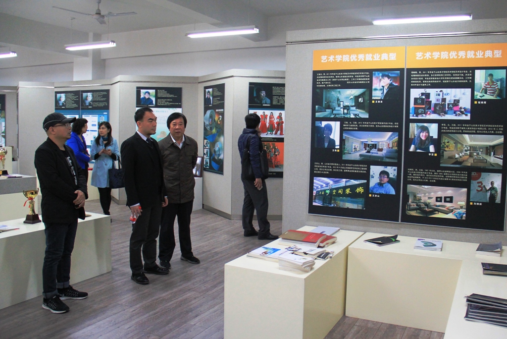 �_(t��i)�����A�Ƽ���W(xu��)��ɽ�|Ӣ�ŌW(xu��)Ժ�L������