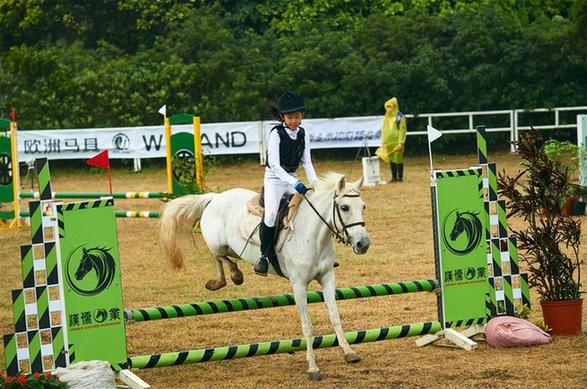 參賽選手黃翎瑄在比賽中 參賽選手黃翎瑄在比賽中