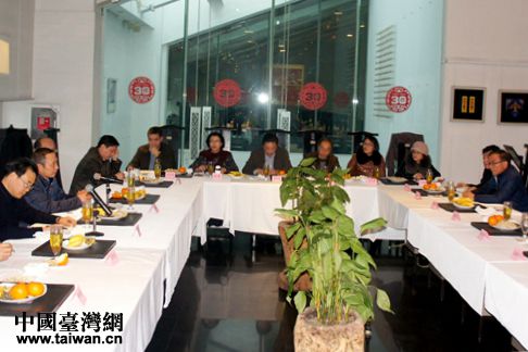 ��Մ���F��