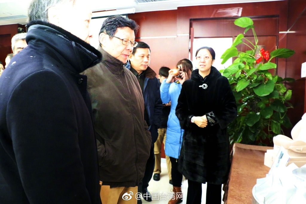 海協(xié)會會長陳德銘走訪友嘉集團 關(guān)心臺企發(fā)展 海協(xié)會會長陳德銘走訪友嘉集團 關(guān)心臺企發(fā)展