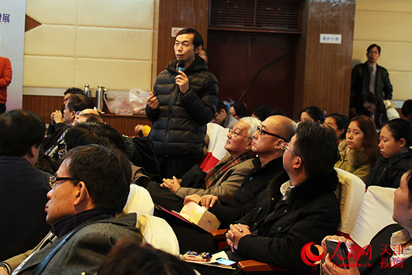 2014���{�ɰ�΢�Ӱ�a(ch��n)�I(y��)�l(f��)չ�߷�Փ���ڽ��e�У��zӰ���X�գ�