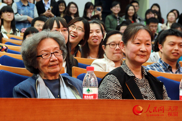 ���zӰ���X�գ�