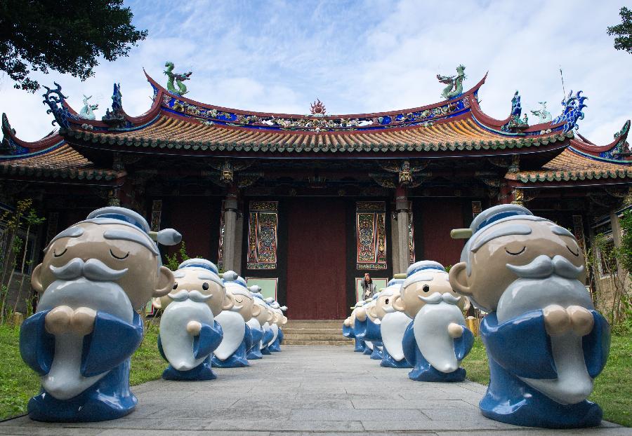 Q����������_��