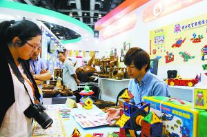 ���龩�����ĳ������_���^�������ǵ��Ĵ΅�չ����2012���׌þ���������14���_��չ�̅�չ���������ѽ�����33���_���B�i���ˡ��Ą���������������Ϣ���ՏS�̹�ͬ���Ӿ�������Խ��Խ����_���aƷ�ڃȵ�չ����ͬ�r���_�����՘IҲ�����˃ȵ����M�Ј��ľ޴���g��