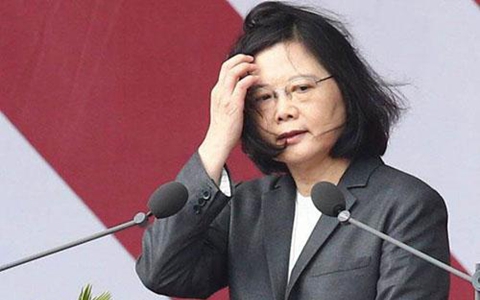 ��Ӣ�ĵġ����⡱���������ڡ�����o�У�