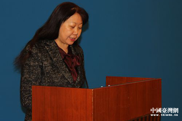 �����ࣺ���M�h���ֲ��������c�RӢ��ͬ�ӵı�B(t��i)