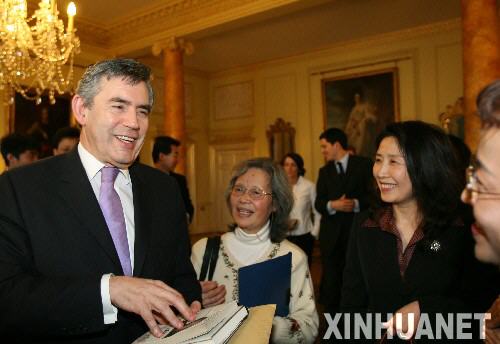 1��14�գ���Ӣ���׶����أ�Ӣ�����಼�ʣ����c��ϯ��Ԓ�����A���A�S������Մ�����죬�������ƌ���10̖���ฮ�e�в�Ԓ���������Ӣ�A���A�S�������@�ǲ������κ��״��e�Ќ��T�д��A�˵Ĳ�Ԓ���� ���A��ӛ���x�㗝�z