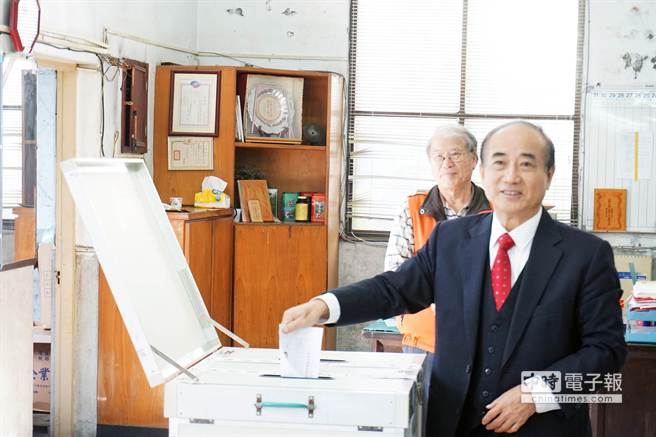 ������Ժ�L(zh��ng)������ƽ����ؼ��l(xi��ng)�����(gu��)���h�h��ϯ���xͶƱ