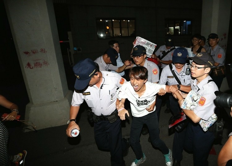 ��ʮ���W�����g�����M�롰�����������ډ��χ��ᣬ���_���n�V΢�{���M������W���S������������