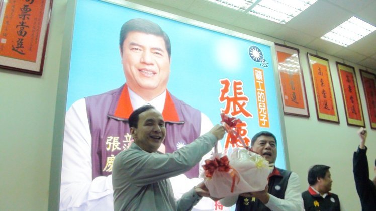 �������ء���ҡ����±����{(l��n)ί��վ�_(t��i) ��̧����ʿ��