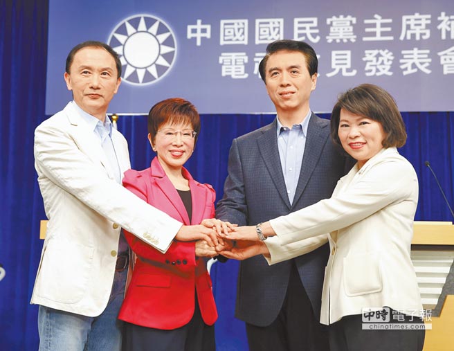 國(guó)民黨主席補(bǔ)選:洪秀柱、李新連日駁火 黃敏惠慘遭邊緣化 國(guó)民黨主席補(bǔ)選:洪秀柱、李新連日駁火 黃敏惠慘遭邊緣化