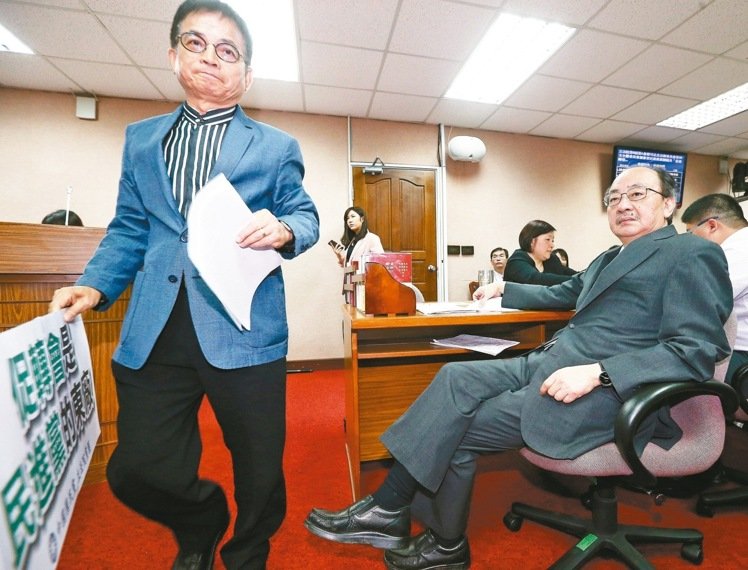 �����h"��ί"�����M(j��n)�h�F(tu��n)"�D(zhu��n)�����x"��"�Gɫ�ֲ�"