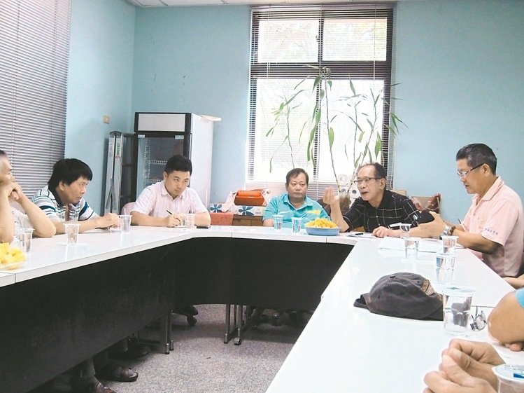 苗栗豬農反美豬進口:不允許臺養豬制度被美國打壞 苗栗豬農反美豬進口:不允許臺養豬制度被美國打壞