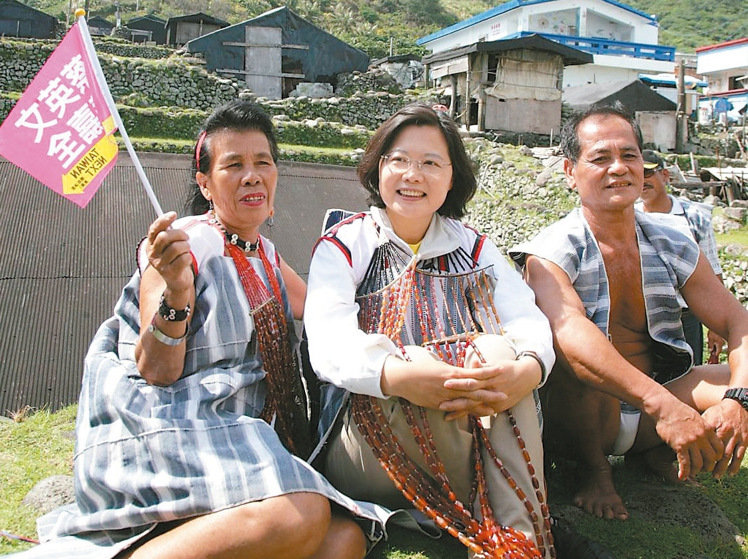 ��Ӣ�Ľ��죨15�գ����H���m�Z���ؑ��ˏU���}���D��2011��10�£���ǰ���m�Z���^�ˏU���A������������y(t��ng)����c�ٔ�(sh��)�����Ӱ