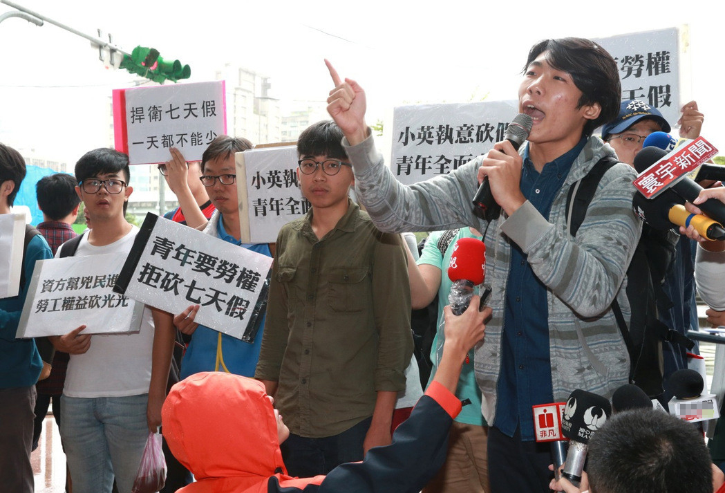 ����F(tu��n)�w����ǰ�����M(j��n)�h�����h�������h��Ӣ�Ĉ�(zh��)�⿳7��٣�ָ���e�ѽ�(j��ng)׌������ʧ����Ҫ�����һ�춼������