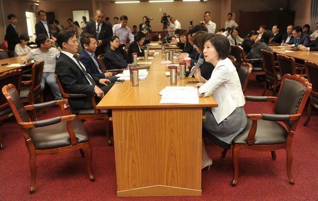 ���M�hȱϯ�ձ��˞�ʳƷ�M�څf�� ���������̓��