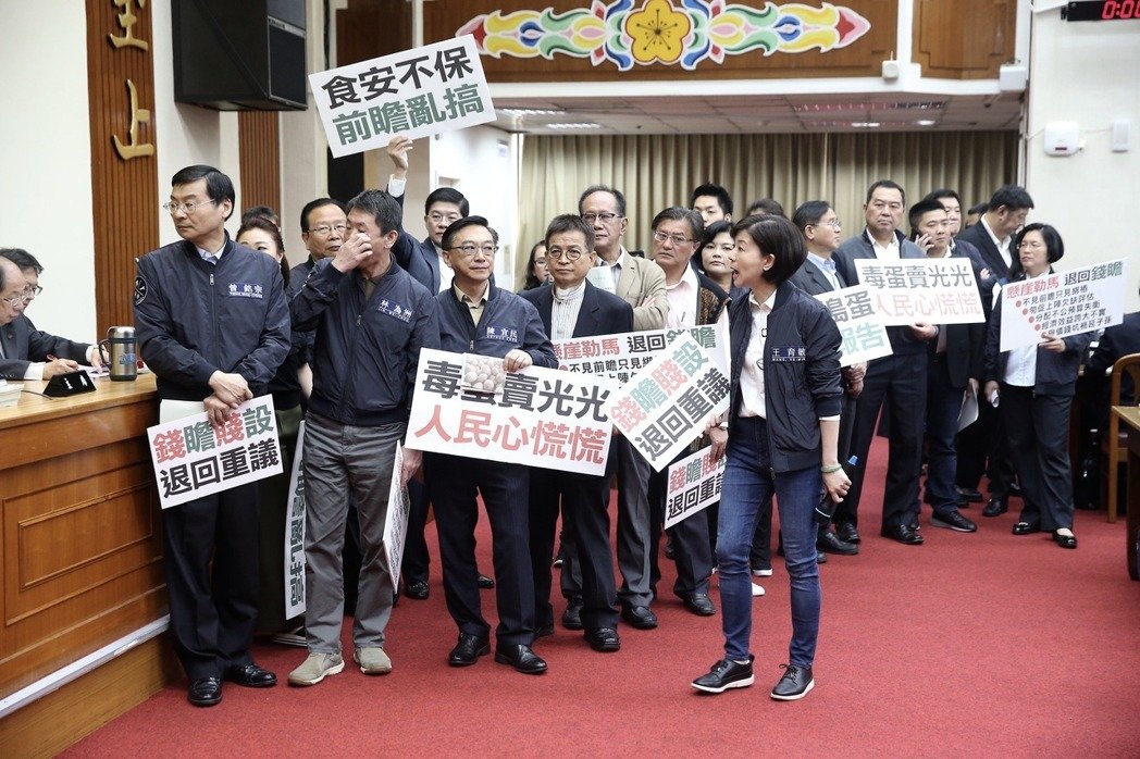 ���M�h��ƴ"ǰհӋ��"�^�� ����"��ֱ���������ͱ�"