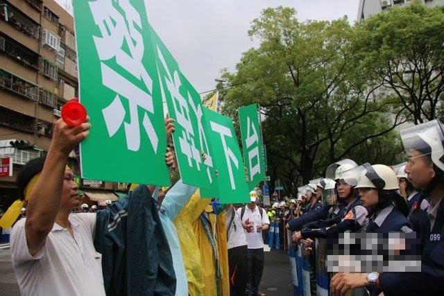 ��Ӣ�Č���đB�ȴ��D�� �^ȥ�⵽"��ж�RӢ��һ�l�첲"