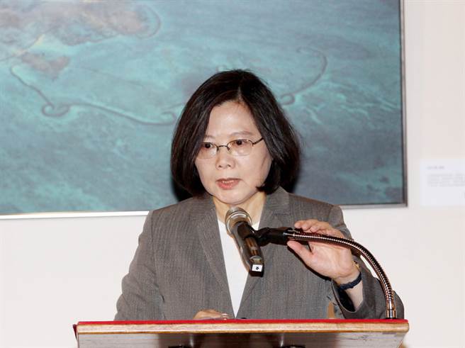 蔡英文想砸錢救民調 “獨派”大佬:弄巧成拙 蔡英文想砸錢救民調 “獨派”大佬:弄巧成拙