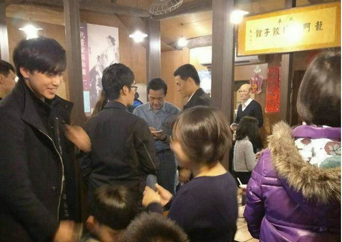 �RӢ�ų������æ���� �W�ѣ��Q����Ӣ������Ҫ�о��R