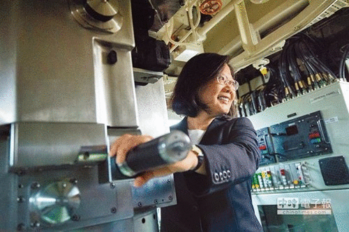 臺灣自造軍艦恐挖數千億“錢坑” 蔡當局拒不反省惹民怨沸騰 臺灣自造軍艦恐挖數千億“錢坑” 蔡當局拒不反省惹民怨沸騰