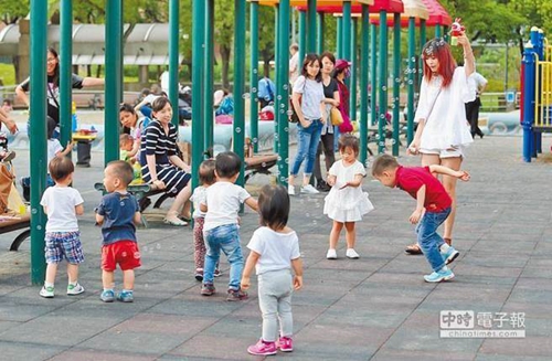 臺灣“少子化”引發公共安全危機 冷漠的蔡當局何時釋放善意? 臺灣“少子化”引發公共安全危機 冷漠的蔡當局何時釋放善意?