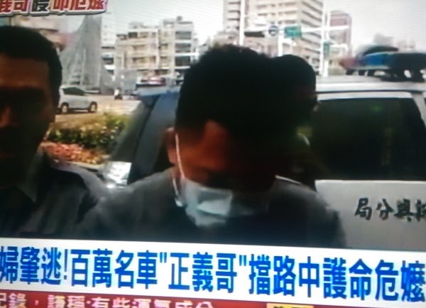 �������ݵİ�ɫBMW�{��ڽ������类��������