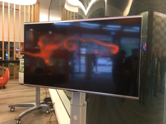 臺灣TVBS電視臺遭人噴漆大廳液晶屏幕遭殃(圖)