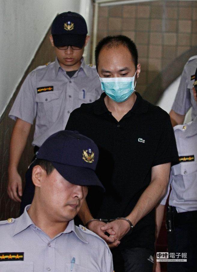 李宗瑞被控迷奸偷拍案,“高院”判刑確定,總計(jì)刑期為22年10月。(圖/中時(shí)資料照) 李宗瑞被控迷奸偷拍案,“高院”判刑確定,總計(jì)刑期為22年10月。(圖/中時(shí)資料照)