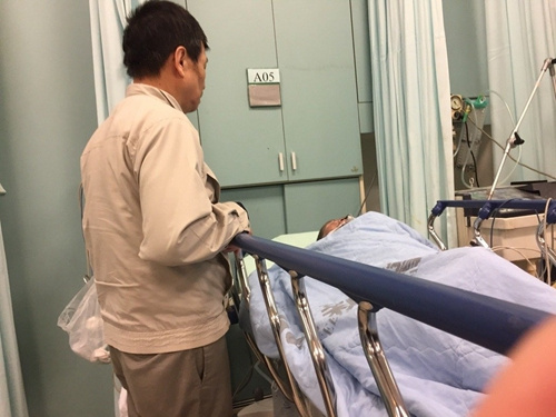 桃園市龍潭私立愛心長照中心,81歲患者羅李養妹遭嗆傷,目前家屬已趕到現場。記者許政榆/翻攝