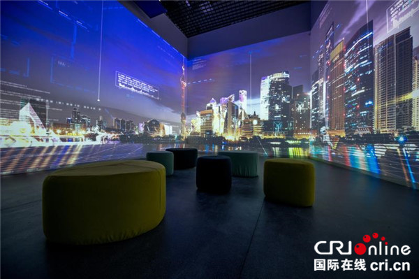 �DƬĬ�J���}