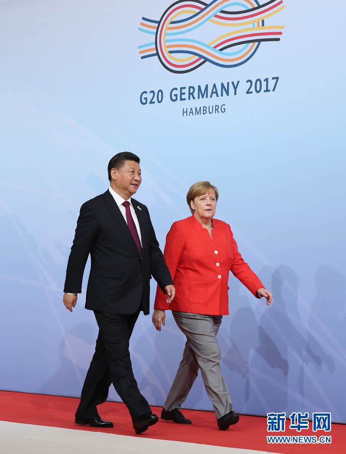 7��7�գ���ʮ�����F(tu��n)�I(l��ng)��(d��o)�˵�ʮ���η���ڵ��h���e�С�������ϯ��(x��)��ƽ��ϯ���l(f��)���}�顶�Գ��_�Ű��ݡ��Ƅ�(li��n)�����L������Ҫ�vԒ���@�Ƿ���_ʼǰ����(x��)��ƽ�ܵ�������Ĭ�ˠ�ӭ�ӡ����A��ӛ�� ���l(w��i)�� �z