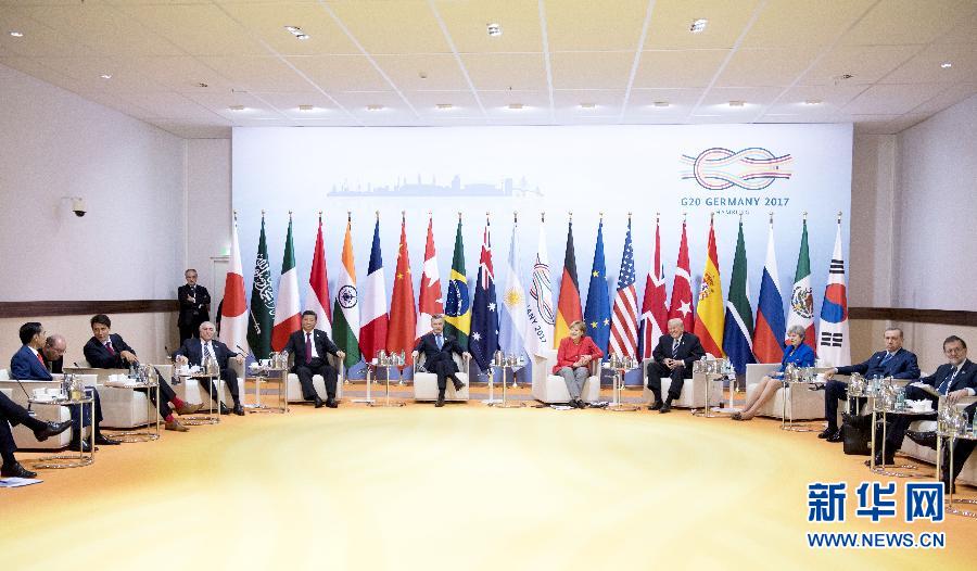 7��7�գ���ʮ�����F(tu��n)�I(l��ng)��(d��o)�˵�ʮ���η���ڵ��h���e�С�������ϯ��(x��)��ƽ��ϯ���l(f��)���}�顶�Գ��_�Ű��ݡ��Ƅ�(li��n)�����L������Ҫ�vԒ���@�Ƿ��ǰ����(x��)��ƽ��ϯ��ʮ�����F(tu��n)����I(l��ng)��(d��o)����Մ�������A��ӛ�� ��W(xu��)�� �z