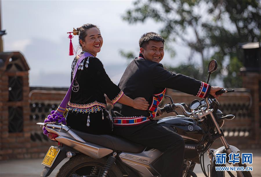 �����Aȫý�^�l���ɕ��؄e�^�졤�D�Ļ��ӣ���11���{�D���L�ͣ�������ô��ƴ����������ȫ���ɕ�����ʮ���塱�D��