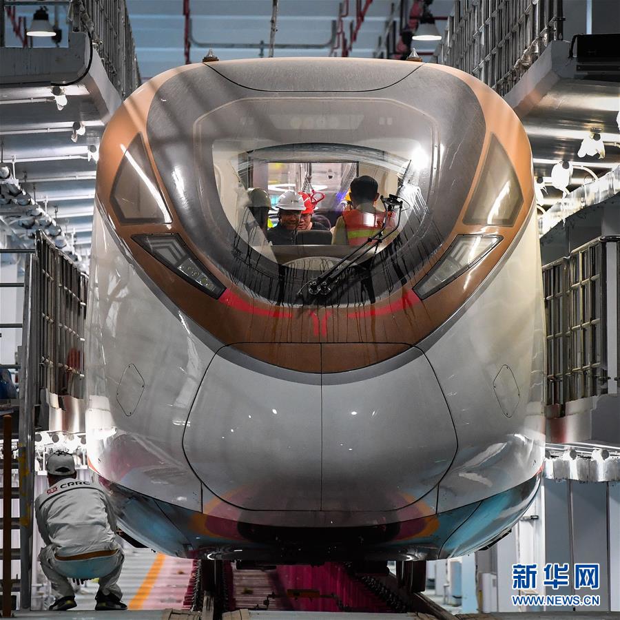 �����Aȫý�^�l���ɕ��؄e�^�졤�D�Ļ��ӣ���6���{�D���L�ͣ�������ô��ƴ����������ȫ���ɕ�����ʮ���塱�D��