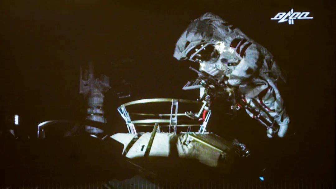 �¾���13��Ԓ�x��13λ���w��Ӣ�ۡ��͟o�������˵�ĬĬ����