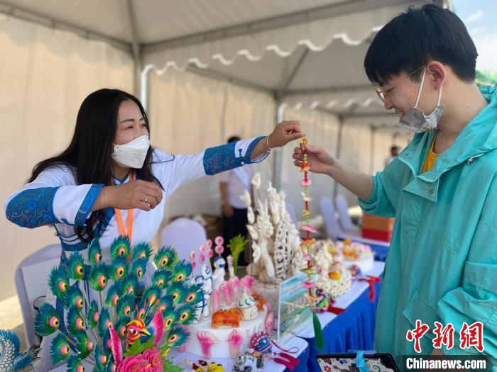 �D���R��÷���Լ���ĺ����ͽo���������| �z