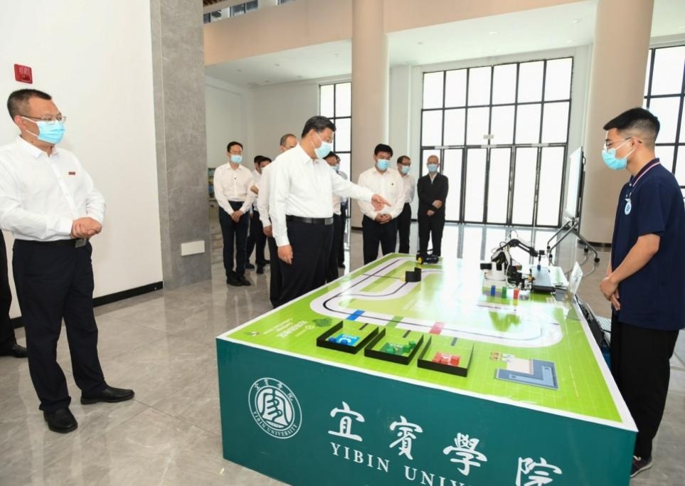 一見·為了這個“永恒的課題”,總書記走進畢業季的校園