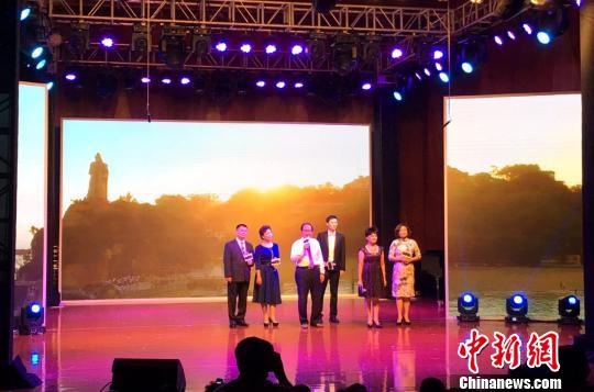 鼓浪嶼詩歌節開幕“詩”說百年鼓浪精英