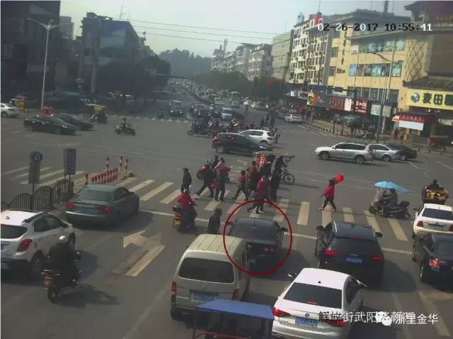 �ӵ��Ԓ�������������s��·�����l(f��)�F(xi��n)܇�v�ѽ�(j��ng)�_(k��i)������(li��n)ϵ�����˽���r�����Ǖr(sh��)�����v܇ͣ��ǰ���(d��ng)������(d��ng)������ȥ��(w��n)��һ���f(shu��)�����ڵ��ˣ��Ҿʹ���8890��������ô��ͣ��·���أ���������Щ�⑍��