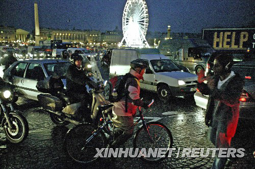 �����˴󹫄ՆT�ϕ��l��24С�r�T��