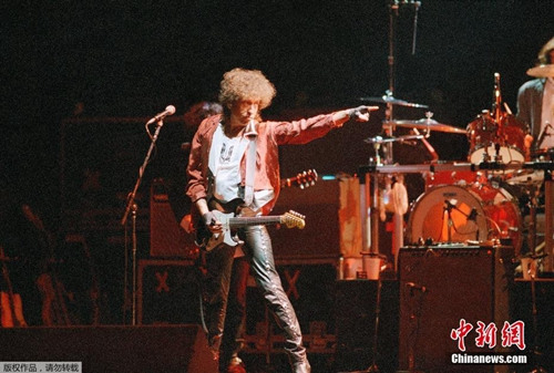 �Y�ψD����20���o60������񣬵ς���������������Ļ�����S�˰낀�����o�����Ĵ�����Ʒ�����������L���h���͡��r����׃�����D��1986�꣬�ς����ݳ����ϡ�