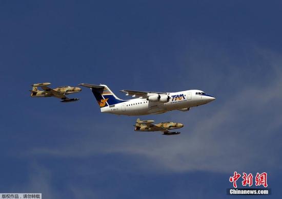 ���ؕr�g11��29��,һ���d��81�˵�Avro RJ85�͙C�ڸ炐�ȁ��������������ֺ��������������Ơ����߇��H�C���ڹٷ��罻�Wվ�l����Ϣ�Q,���C�͙Cע��̖��CP2993���C���d��72���˿ͺ�9���C�M�ˆT���D��ԓ�C���Y�ψD��