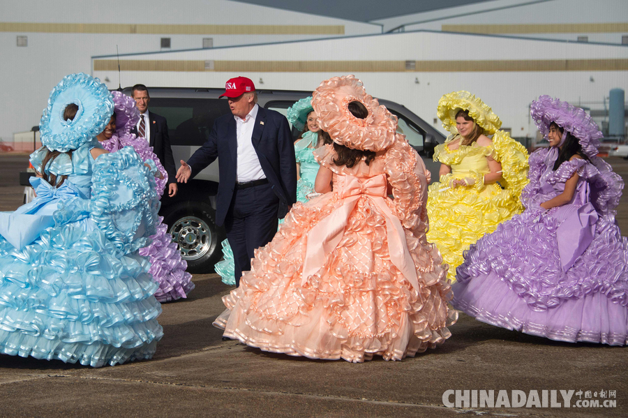 特朗普舉行答謝集會 獲當(dāng)?shù)亍芭畟颉苯訖C(jī)