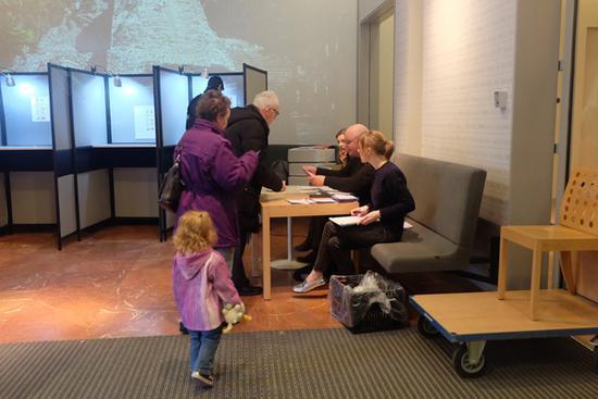 ���m�R�D����־�����^��(n��i)��ͶƱ�F(xi��n)��(ch��ng)��  ���ĈDƬ���������ṩ