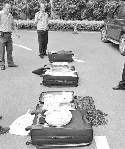 ���w���������f��܇؜�\��Ʒ ��Ů���^���A����